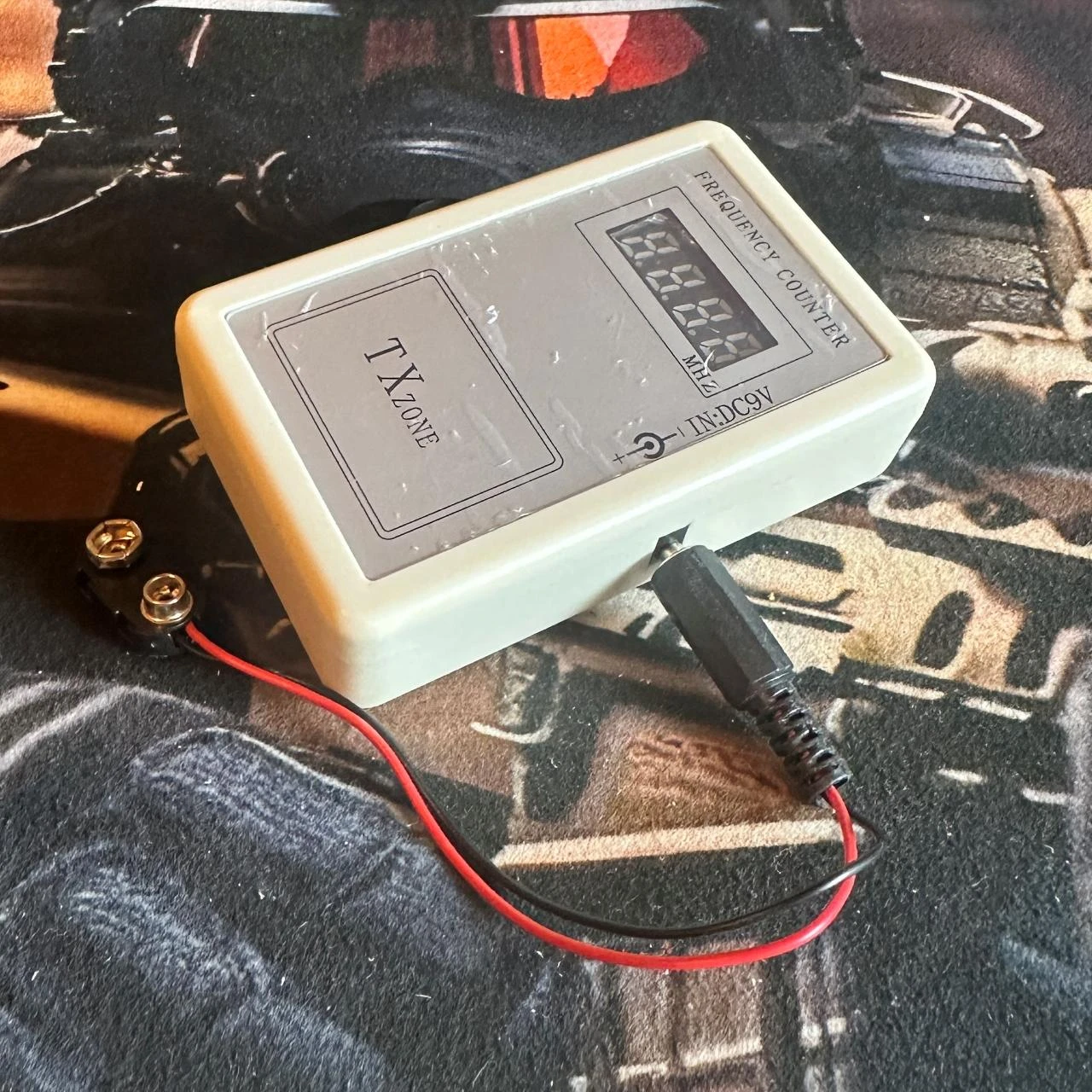 Medidor detector de señal y frecuencia de comandos – photo 4